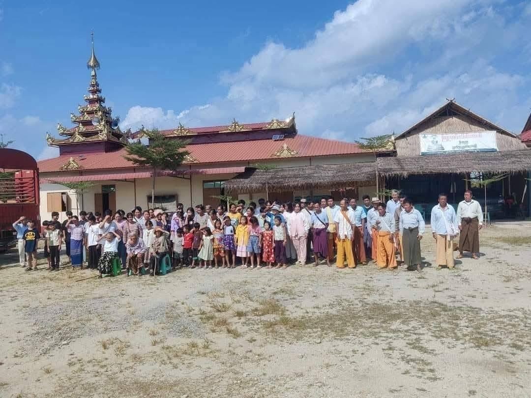 Displaced people sheltering at a monastery near the Ohn Ma Thee intersection in Nawnghkio Township (Photo: Khio Kham Monastery Facebook page)