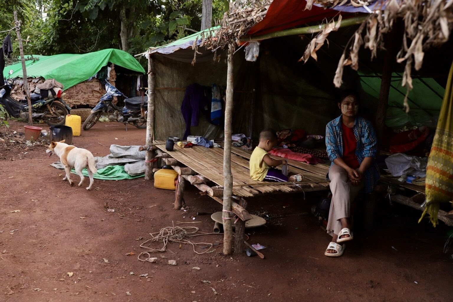 People displaced from Thabeikkyin Township villages sheltering in the hills after fleeing their homes (Photo: Moe Oo)