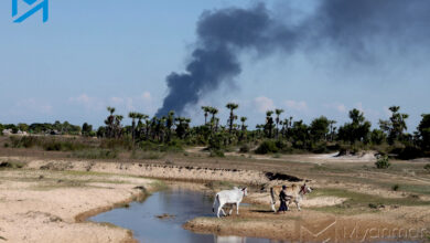 Black smoke rises from the site of a junta airstrike in Sagaing Region’s Khin-U Township on December 18 (Photo: Moe Oo / Myanmar Now)