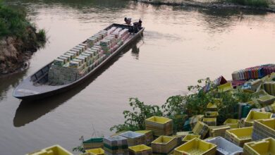 Cargo moving along the Moei River between Myawaddy and Mae Sot (Photo: Myanmar Now)