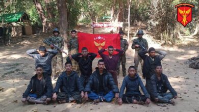 Members of the Student Armed Force (SAF), a resistance group allied with the Arakan Army, stand with junta soldiers detained as prisoners of war (Photo: SAF)