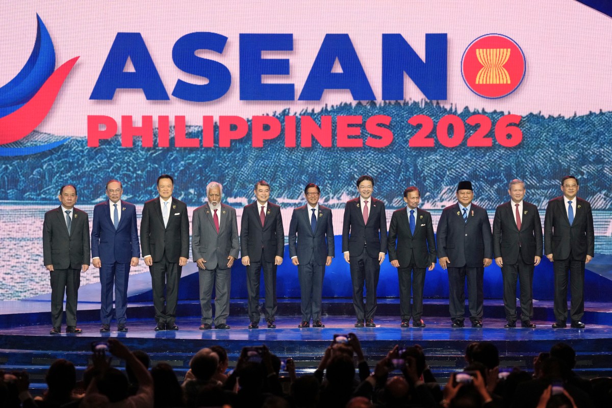 Hau Khan Sum, permanent secretary of Myanmar’s junta-controlled foreign ministry, stands at the far left in this group photo taken during the opening ceremony of the 48th ASEAN summit in the Philippines on May 8 (Photo: Aaron Favila / AFP)