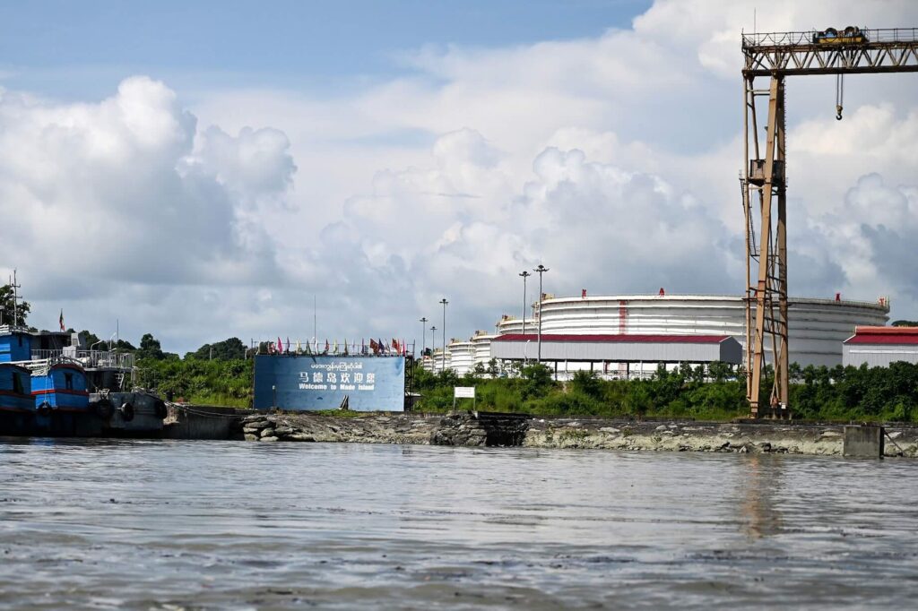 Clashes flare as Myanmar military attempts to break AA blockade in Kyaukphyu