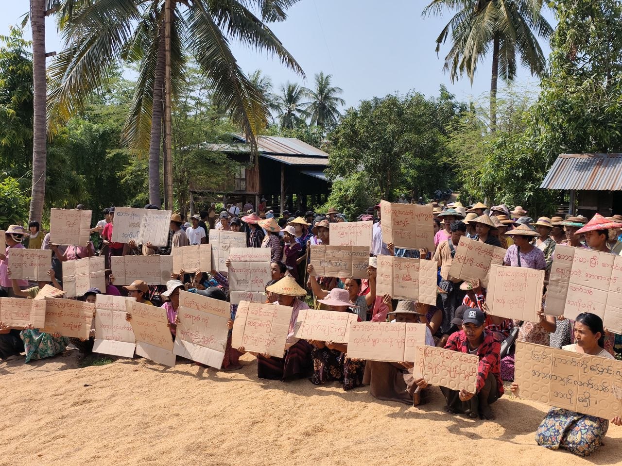 Local residents protest on May 27 against the arrest of Student Revolutionary Force leader San Tin Tun (Photo: Supplied)