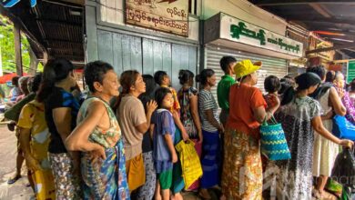 Yangon residents queue for cooking oil in June 2024 (Photo: Ko Kan Kaung / Myanmar Now)