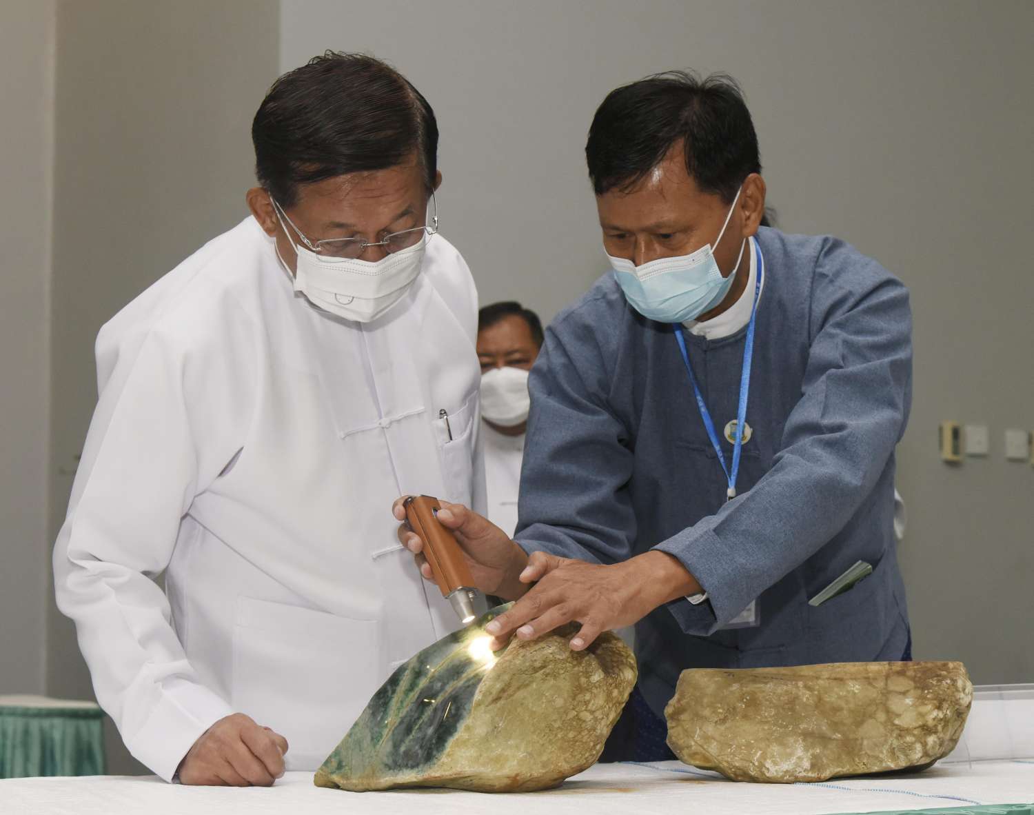 Junta leader Min Aung Hlaing at the Mani Yadana Jade and Pearl Emporium in Naypyitaw in 2021 (Photo: Ministry of Information)
