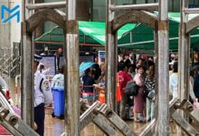 Myanmar nationals wait to cross into China at the Muse–Ruili border gate in September 2023. (Photo: Myanmar Now)