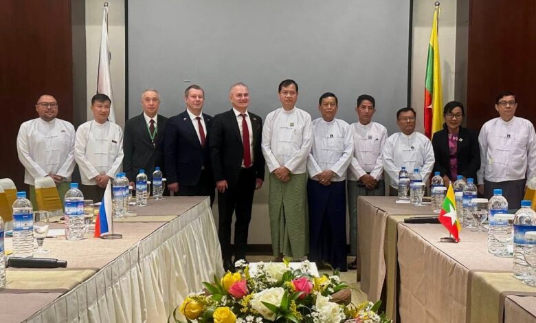 Representatives of the junta-controlled Myanmar Customs Department and the Myanmar branch of Russia’s Astra Consulting LLC at the signing of the contract for the National Single Window Web Portal Project in Naypyitaw on August 12 (Photo: Nikolay Pryanishnikov / Facebook)