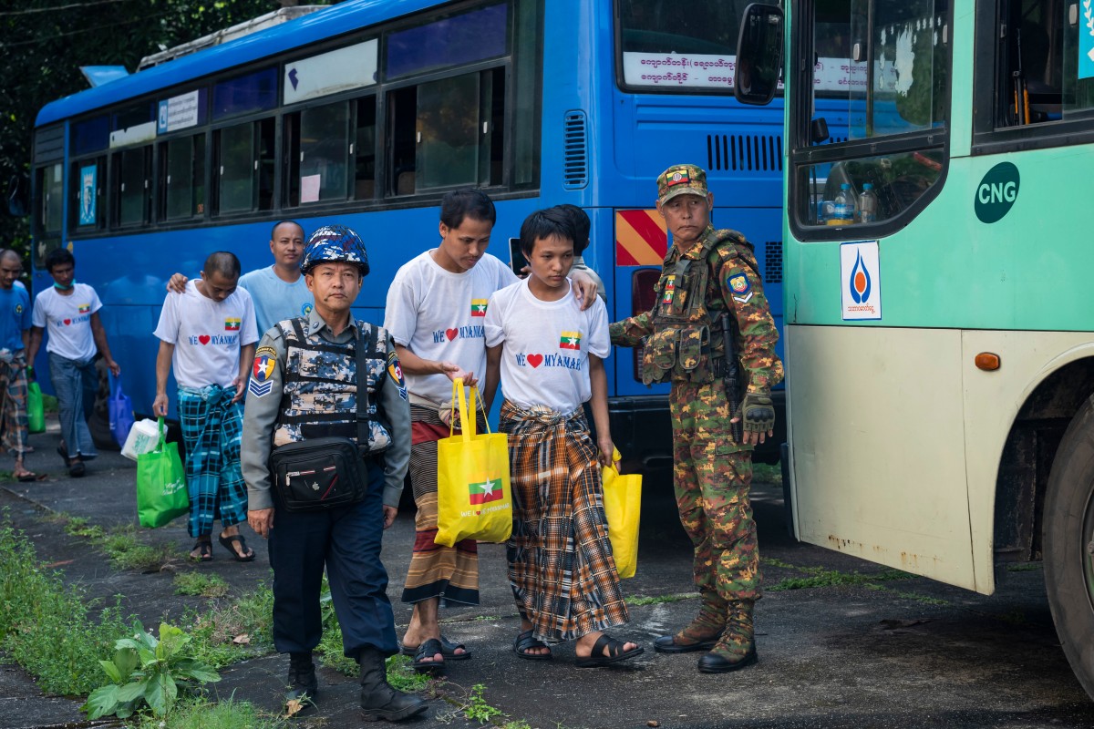 More than 400 ethnic Rakhine returned earlier this month remain in junta custody, according to reports