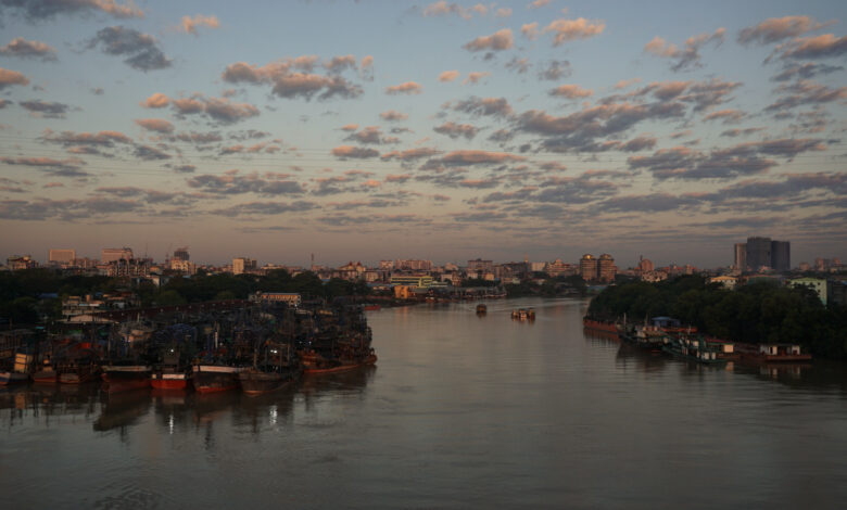 Generator in Yangon's downtown to tide over daily electricity cuts (Photo: Myanmar Now)
