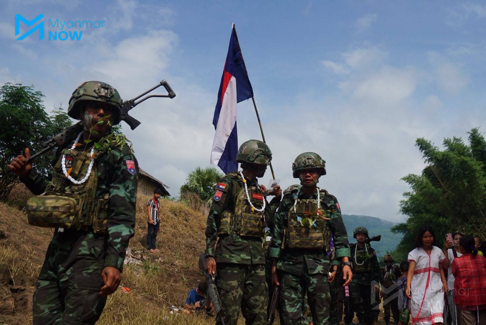 KNU တပ်မဟာ ၆ နယ်မြေရှိ KNLA ၊ KNDO ၊ PDF ပူးပေါင်းစစ်ကြောင်းမှ တပ်ဖွဲ့ဝင်များ။ (ဓာတ်ပုံ - METRO)