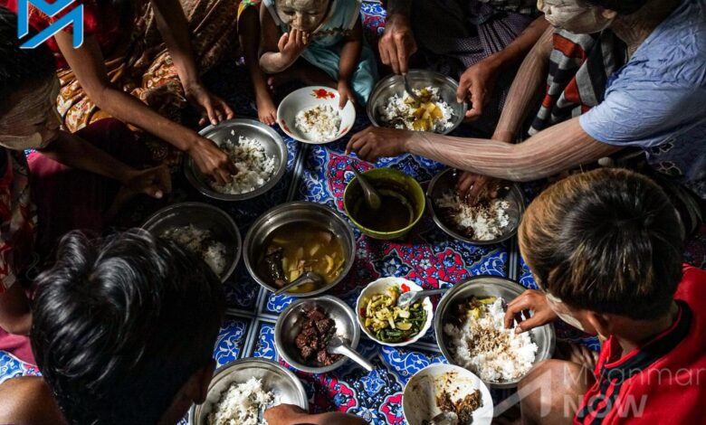 ရန်ကုန်မြို့နေ စက်ရုံအလုပ်သမားတစ်ဦး၏ မိသားစုထမင်း၀ိုင်း။ (ဓာတ်ပုံ – ကိုကံကောင်း/ Myanmar Now)
