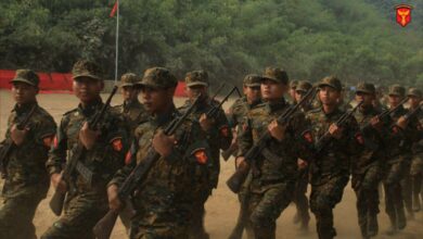 ကျောင်းသားလက်ရုံးတပ်တော်(SAF)၏ တပ်ဖွဲ့ဝင်များကို တွေ့ရစဥ်။ဓာတ်ပုံ-ပေးပို့