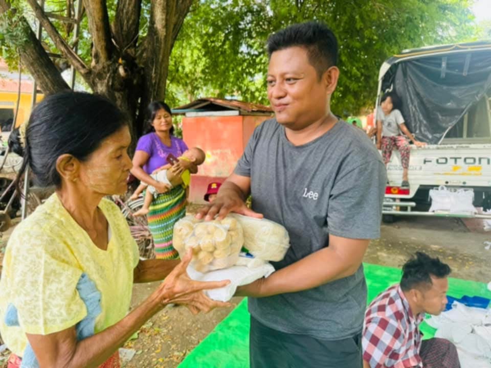 ဆားလင်းကြီး(ပကဖ) ဘဏ္ဍာရေးတာဝန်ခံ ကိုလက်ျာ