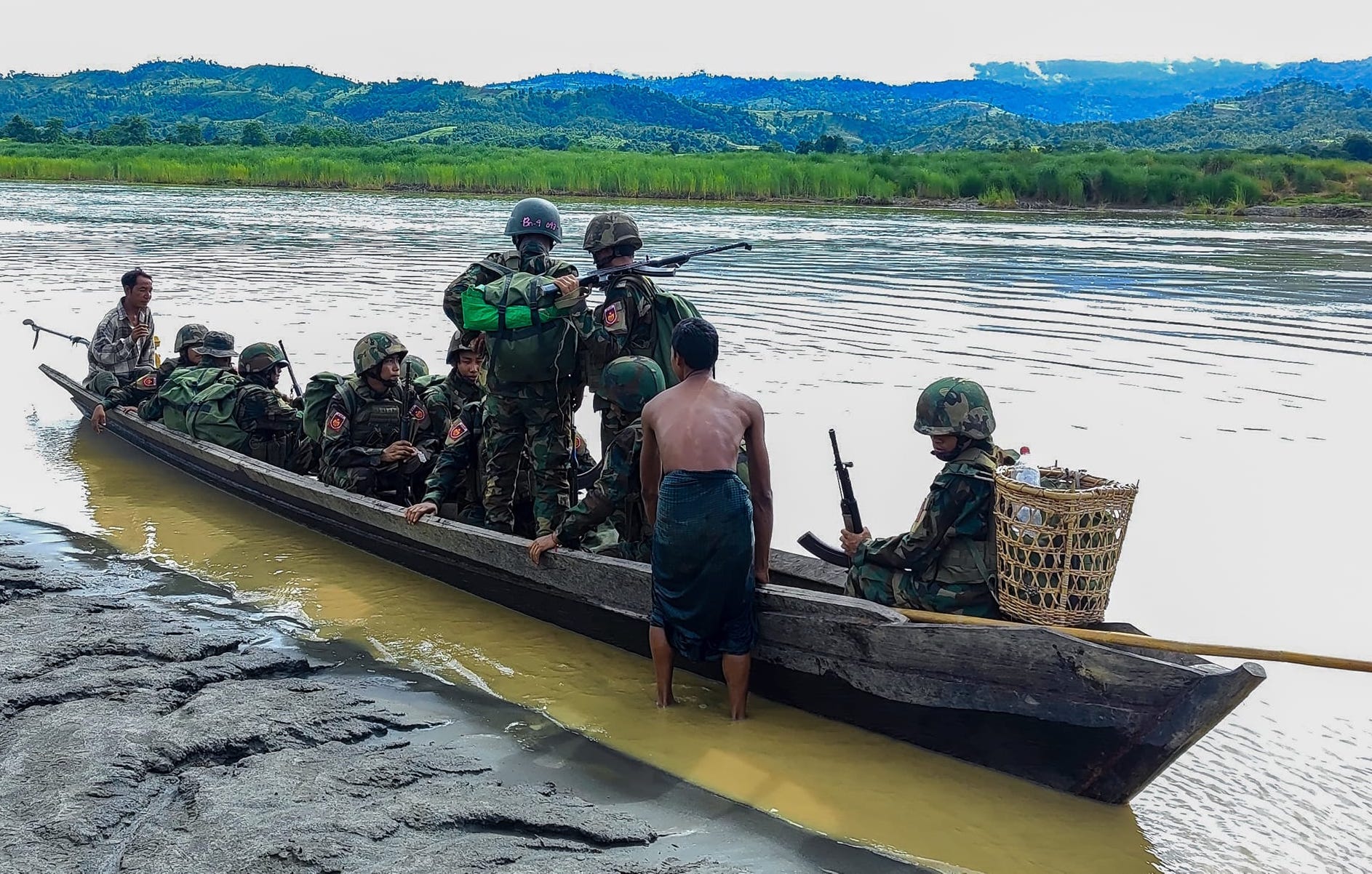 ၂၀၂၄ ခုနှစ် အောက်တိုဘာလအတွင်းက တွေ့ရသော ကလေးခရိုင်ပြည်သူ့ကာကွယ်ရေးတပ်ဖွဲ့ဝင် များ။ (ဓာတ်ပုံ-ကလေးခရိုင်၊ အမှတ် - ၁ တပ်ရင်း)
