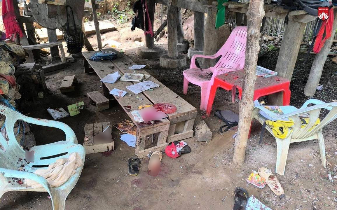 ကျောက်ဖြူရွာစာသင်ဝိုင်း လေကြောင်းမှတိုက်ခိုက်ခံရပြီးနောက် အပျက်အစီးများ။ (ဓာတ်ပုံ -MDY-PDF)