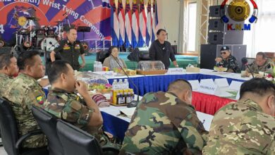 စက်တင်ဘာ ၂၈ ရက်နေ့က BGF စစ်ဌာနချုပ်တွင် ပြုလုပ်သည့် တွေ့ဆုံပွဲတွင်တွေ့ရသော ကရင်လက်နက်ကိုင် သုံးဖွဲ့ ခေါင်းဆောင်များ။ (ဓာတ်ပုံ - ကရင်အမျိုးသားမီဒီယာ)
