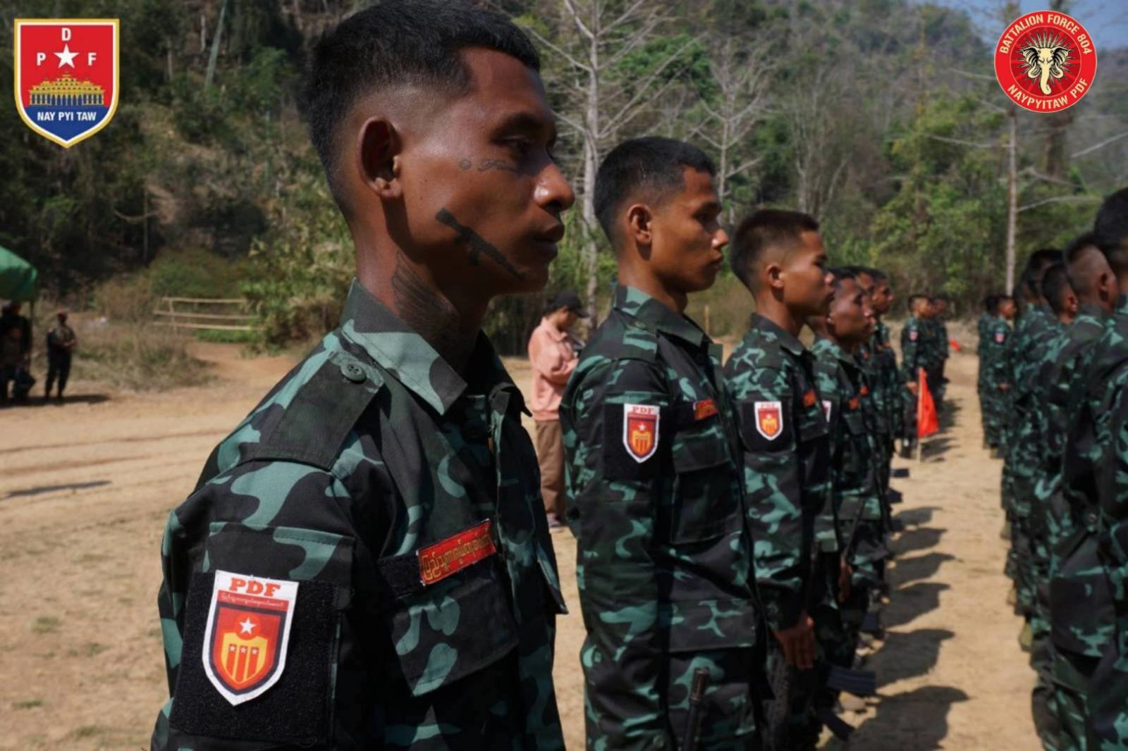 ယခုနှစ် မတ်လက ပြုလုပ်သော အလယ်ပိုင်းတိုင်းစစ်ဌာနချုပ် စစ်ဒေသ (၃) ၊ နေပြည်တော်တိုင်းစစ်ဌာန၏ သင်တန်းဆင်းပွဲအခမ်းအနားတွင် တွေ့ရသော နေပြည်တော် PDF တပ်ဖွဲ့ဝင်များ။ (ဓာတ်ပုံ- Nay Pyi Taw PDF)
