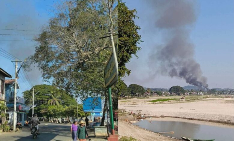 ကသာမြို့ပေါ်ရှိ နေအိမ်အချို့ မီးလောင်နေသည်ကို ဒီဇင်ဘာလ ၂၉ ရက်နေ့တွင် တွေ့ရစဉ်။ ဓာတ်ပုံ- ပေးပို့