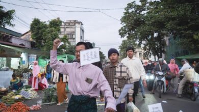 ဒီဇင်ဘာ ၄ ရက်နေ့က မန္တလေးမြို့လယ်တွင် ဆန္ဒပြပွဲ ပြုလုပ်ခဲ့စဉ်။ (ဓာတ်ပုံ-ပေးပို့)