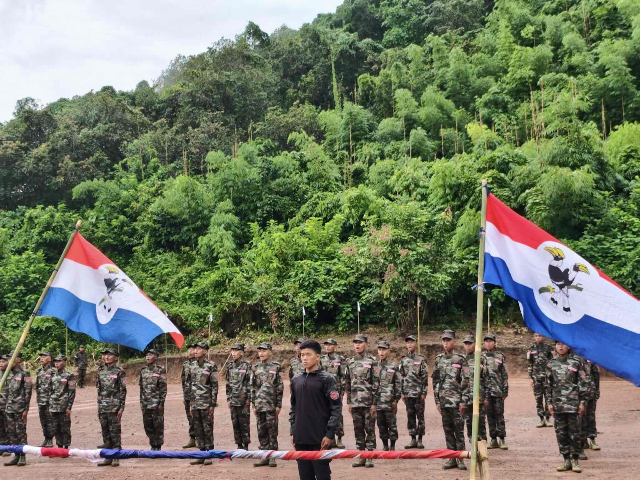 ချင်းကာကွယ်ရေးတပ် - အရှို (CDF - Asho) ထုတ်ပြန်ခဲ့သည့် အခြေခံစစ်ပညာသင်တန်း အပတ်စဥ်- ၇ တက်ရောက်သူ တပ်ဖွဲ့ဝင်များ မှတ်တမ်းဓာတ်ပုံ။