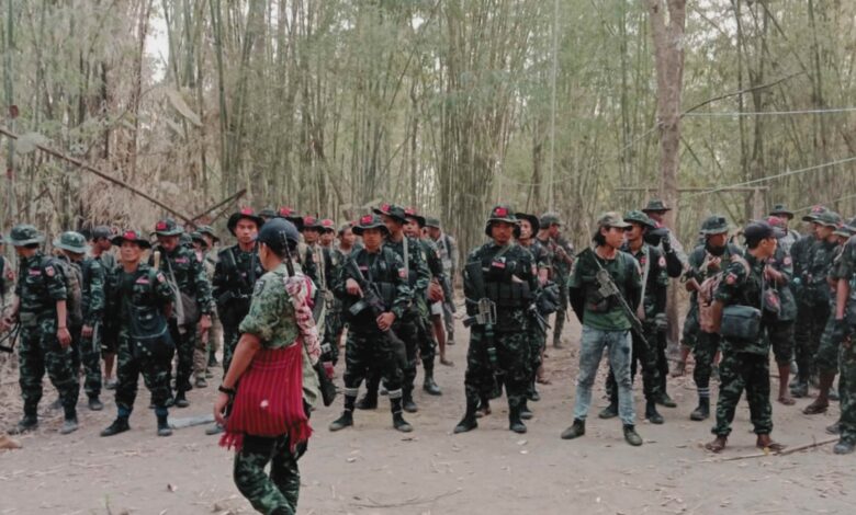 ၂၀၂၅ ခုနှစ် ဧပြီလအတွင်း တွေ့ရသော သာယာဝတီခရိုင် အမှတ် (၃၈၀၁) တပ်ခွဲ (၁) မှ PDF တပ်ဖွဲ့ဝင်များ။