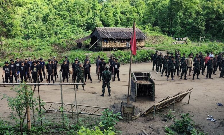 နတ်တလင်းပကဖအဖွဲ့ဝင်များကို ၂၀၂၅ ခုနှစ် နှစ်လယ်က တွေ့ရစဉ်။ (ဓာတ်ပုံ- နတ်စစ်သည်)