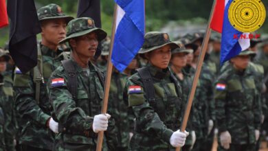 ကရင်နီပြည်နယ်အတွင်း လှုပ်ရှားနေသည့် KNDF တပ်ဖွဲ့ဝင်အချို့ကို စစ်ရေးပြ အခမ်းအနားတစ်ခုတွင် တွေ့ရစဉ်။ ဓာတ်ပုံ- KNDF Facebook