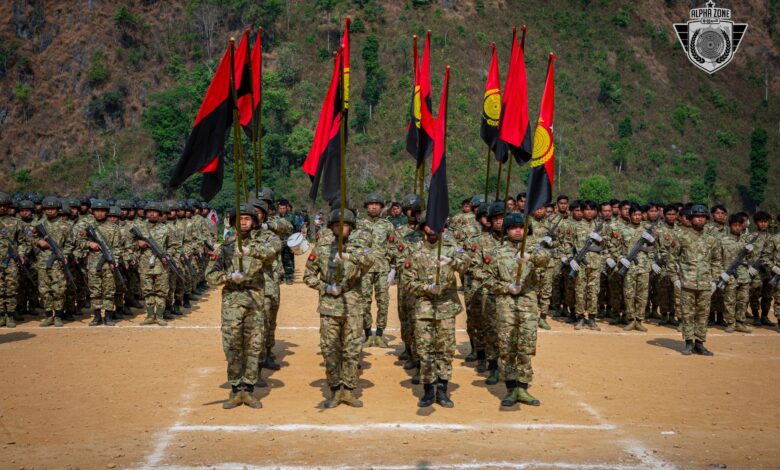 အမှတ် (၁) အယ်လ်ဖာစစ်ဒေသ (မိုးဗြဲနယ်) ဖွဲ့စည်းသည့် စစ်ရေးပြပွဲတွင် တွေ့ရသည့် တပ်ဖွဲ့ဝင်များ။ ဓာတ်ပုံ- အမှတ် (၁) အယ်လ်ဖာစစ်ဒေသ (မိုးဗြဲနယ်) Facebook