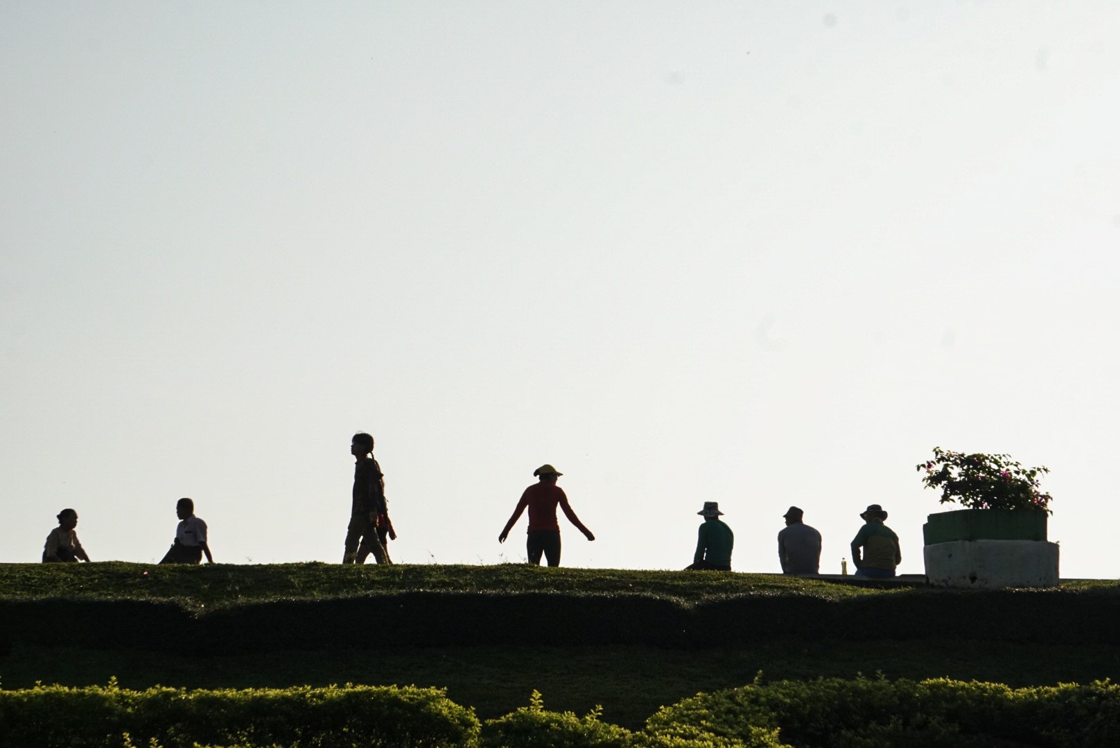 ၂၀၂၄ ခုနှစ် ဒီဇင်ဘာလတွင် တွေ့ရသည့် ရန်ကုန်မြို့ မြင်ကွင်းတစ်ခု။ (ဓာတ်ပုံ - ကံကောင်း/Myanmar Now)