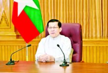 ၂၀၂၆ ခုနှစ် ဧပြီလ ၁၇ ရက် ရုပ်သံမိန့်ခွန်းပြောဆိုမှုတစ်ခုတွင် တွေ့ရသော အာဏာသိမ်းခေါင်းဆောင်။ (ဓာတ်ပုံ- MOI)
