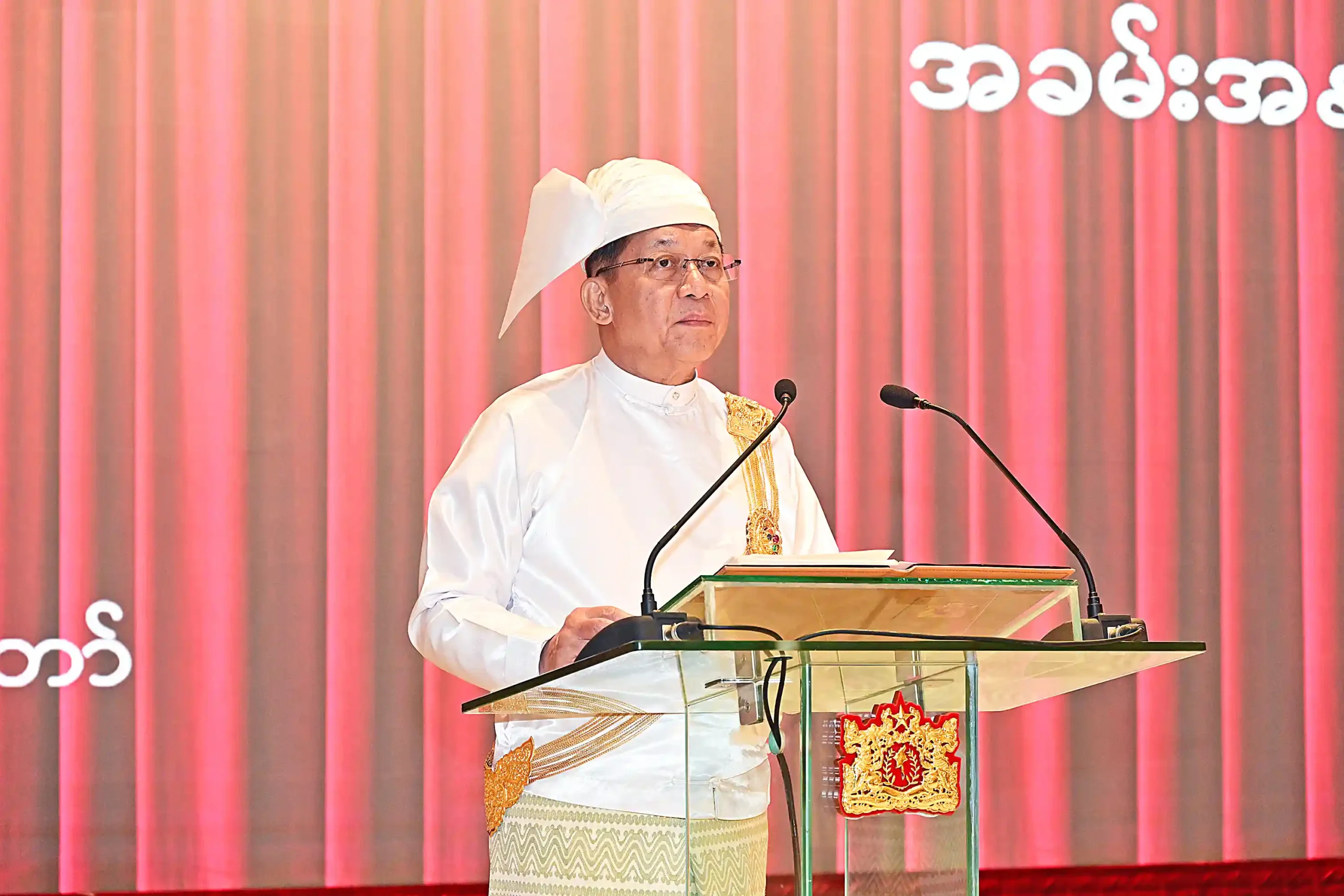 ၂၀၂၆ ခုနှစ် ဧပြီလ ၁၀ ရက်တွင် စစ်တပ်၏ အွန်လိုင်းစာမျက်နှာ၌ ဖော်ပြခဲ့သော မင်းအောင်လှိုင် မိန့်ခွန်းပြောနေသည့် မှတ်တမ်းဓာတ်ပုံ။ (ဓာတ်ပုံ - cincds)