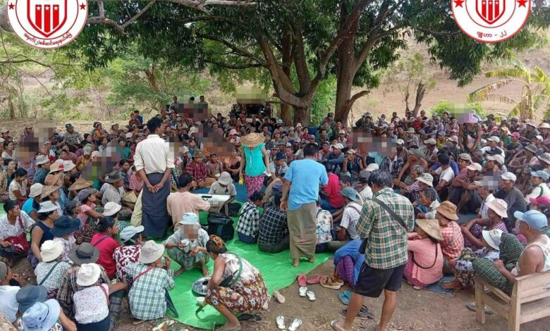ယခုနှစ် မေလ အတွင်း နတ်တလင်းမြို့နယ်ရှိ စစ်ဘေးရှောင်မိသားစုများအား NUG က ကူညီ ထောက်ပံ့မှုများ ပြုလုပ်နေစဉ်။(ဓာတ်ပုံ-ပဲခူးအနောက်ရိုးမဗျူဟာ-၂၂)