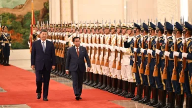 တရုတ်နိုင်ငံခရီးစဉ်အတွင်း တရုတ်သမ္မတနှင့်အတူ ကိုယ့်ကိုယ်ကိုယ်ခန့် သမ္မတကို တွေ့ရစဉ်။ (ဓာတ်ပုံ- စစ်တပ်ထိန်းချုပ် ပြန်ကြားရေးဝန်ကြီးဌာန)