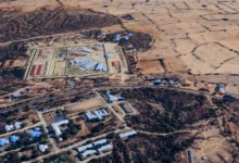 Google Earth ကောင်းကင်ဓာတ်ပုံတွင် တွေ့ရသော မကွေးထောင် နှင့် အမှတ် (၂၅) ရဲတပ်ရင်း။