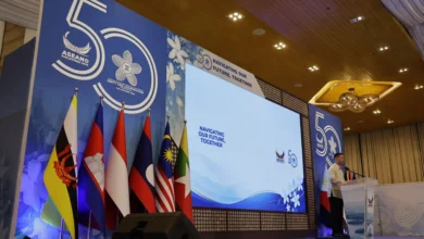 ဖိလစ်ပိုင်နိုင်ငံ မနီလာမြို့ Paranaque City (ပါရာညာကေးစီးတီး) တွင် ကျင်ပနေသည့် အာဆီယံ နိုင်ငံခြားရေးဝန်ကြီးများ အစည်းအဝေးခန်းမ အပြင်ဘက်တွင် ပြင်ဆင်ထားသည့် သတင်းမီဒီယာဗဟိုဌာနကို တွေ့ရစဉ်။ (ဓာတ်ပုံ- EPA)