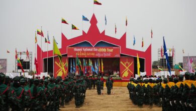 ယခုနှစ် မတ်လ ၁၃ ရက်၊ ဟုမ္မလင်းမြို့နယ် နမ့်တောမြို့တွင် ပြုလုပ်သော (၄၉၉) နှစ်မြောက် ရှမ်းနီအမျိုးသားနေ့၌ တွေ့ရသော SNA တပ်ဖွဲ့ဝင်များ ။  (ဓာတ်ပုံ- The Voice of Shan-Ni) 