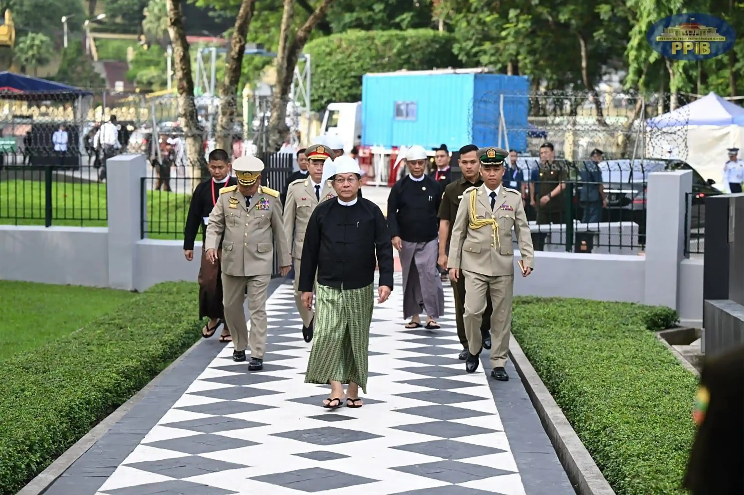 ၂၀၂၆ ခုနှစ် ဇူလိုင် ၁၉ရက်က ရန်ကုန်မြို့ အာဇာနည်နေ့အခမ်းအနားသို့ တက်ရောက်လာသည့် အာဏာသိမ်းစစ်ခေါင်းဆောင်။ (ဓာတ်ပုံ - စစ်အစိုးရသမ္မတရုံး)