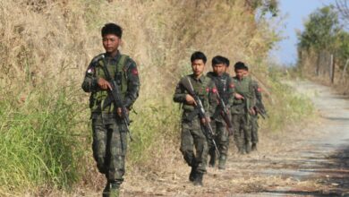 ချင်းတော်လှန်ရေးအင်အားစုဖြစ်သည့် CNDF တပ်ဖွဲ့ဝင်များကိုတွေ့ရစဉ်။  (ဓာတ်ပုံ - CNDF facebook page)