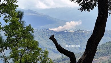 ချင်းပြည်နယ် မင်းတပ်မြို့နယ်ကို လေကြောင်းတိုက်ခိုက်နေစဉ်။ (ဓာတ်ပုံ- Hkl)