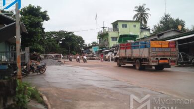 ဘုရားသုံးဆူမြို့ရှိ အဖွဲ့စုံ စစ်ဆေးရေးဂိတ်ကို ၂၀၂၄ ခုနှစ် ဇူလိုင်လ အတွင်းက တွေ့ရစဉ်။ (ဓာတ်ပုံ- Myanmar Now)