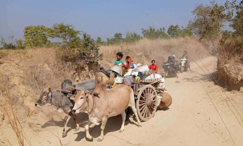 စစ်ကြောင်းရန်ကြောင့် ထွက်ပြေးတိမ်းရှောင်နေသော မြိုင်ဒေသခံများကို ဩဂုတ်လ ၁၅ ရက်က ထုတ်ပြန်ထားစဉ်။ (ဓာတ်ပုံ-အညာမြေတပ်ပေါင်းစု)