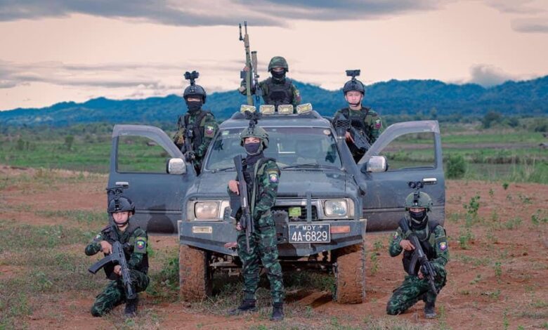 စစ်တပ်လောက်အောက်ခံ ဝါရာဇွပ်ဌာနေပြည်သူ့စစ်တပ်ဖွဲ့။ (ဓာတ်ပုံ- စစ်တပ်လက်အောက်ခံ ပြည်ချစ်သားသတင်းဌာန)
