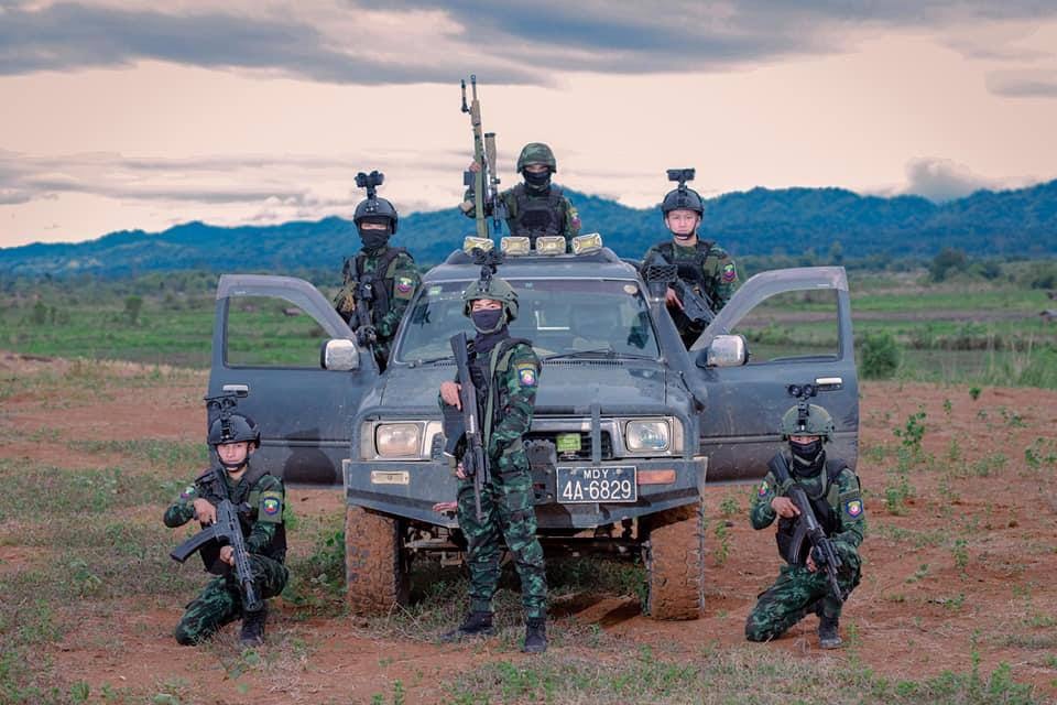 စစ်တပ်လောက်အောက်ခံ ဝါရာဇွပ်ဌာနေပြည်သူ့စစ်တပ်ဖွဲ့။ (ဓာတ်ပုံ- စစ်တပ်လက်အောက်ခံ ပြည်ချစ်သားသတင်းဌာန)
