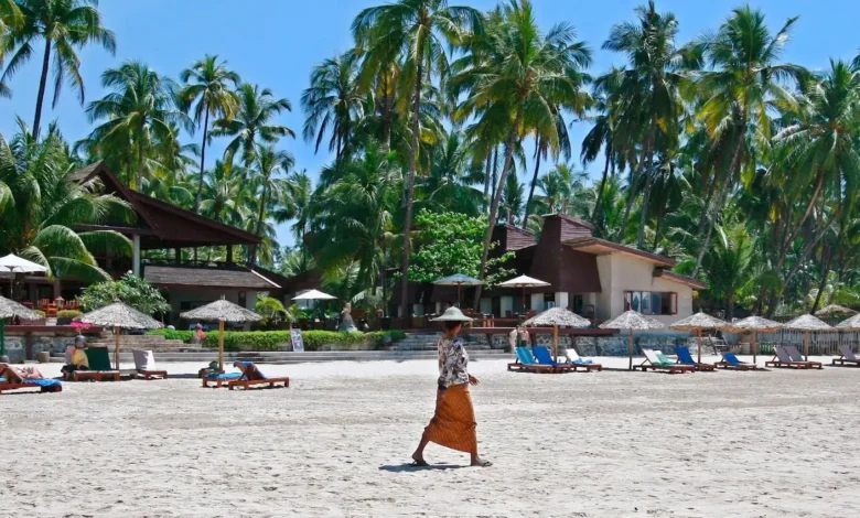 ၂၀၀၇ ခုနှစ်အတွင်း တွေ့ရသည့် နာမည်ကျော် ငပလီကမ်းခြေ။ (ဓာတ်ပုံ-EPA)