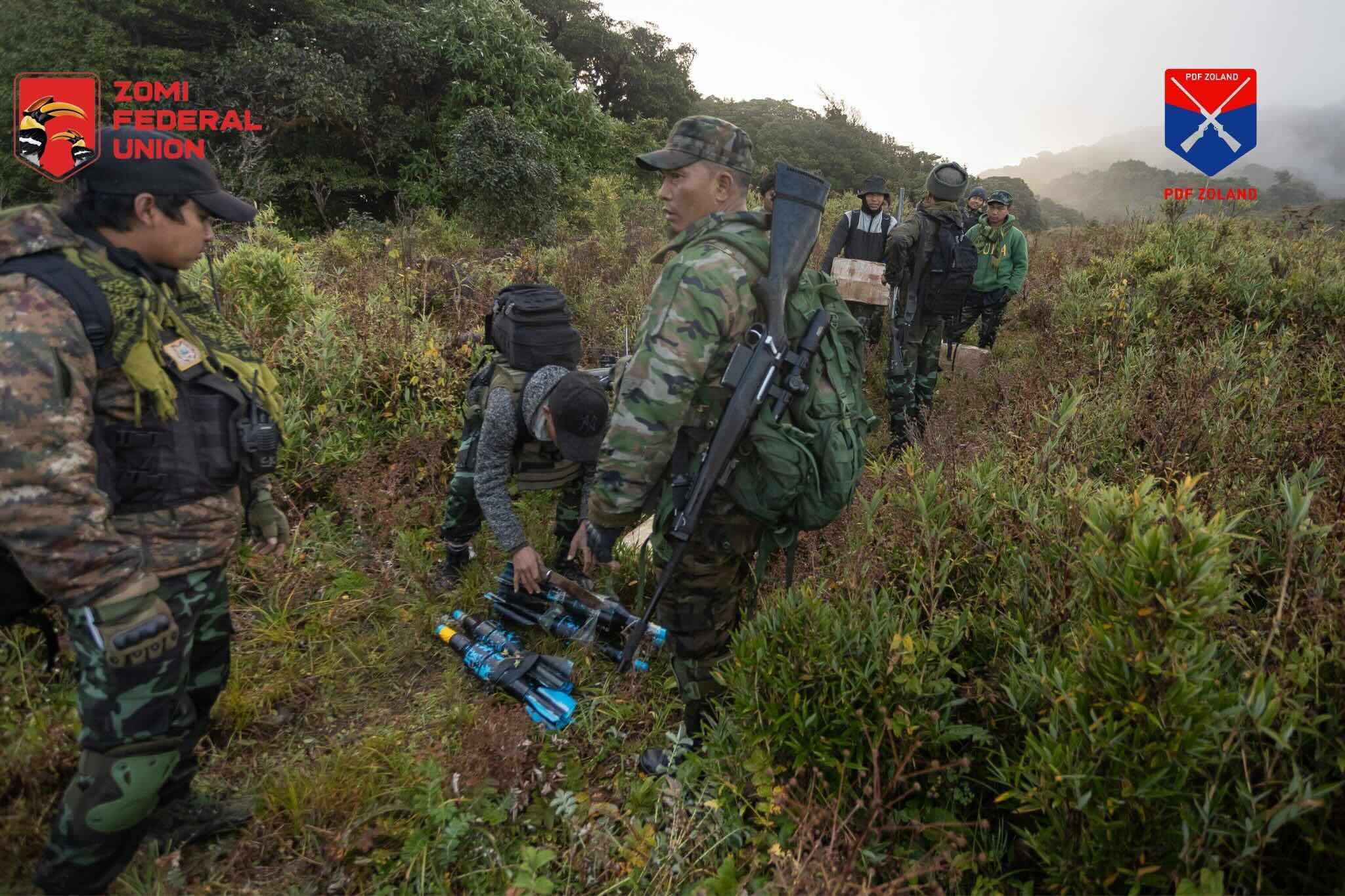 ယခုနှစ်ဆန်းက ချင်းပြည်နယ်အတွင်း သွားလာနေကြသော PDF Zoland တပ်ဖွဲ့ဝင်များ။(ဓာတ်ပုံ- PDF Zoland)