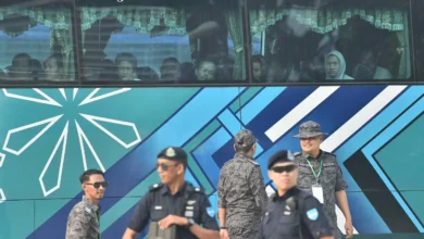 မလေးရှားမှ နေရပ်ပြန်ပို့မည့် မြန်မာများကို စက်တင်ဘာ ၂၉ ရက်နေ့က တွေ့ရစဉ်။ (ဓာတ်ပုံ- AFP)