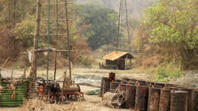 မြိုင်မြို့နယ်အတွင်း ရေနံမြေလုပ်ငန်းခွင်များကို ယခုနှစ် မတ်လအတွင်းက တွေ့ရစဉ်။ (ဓာတ်ပုံ- မိုးဦး)