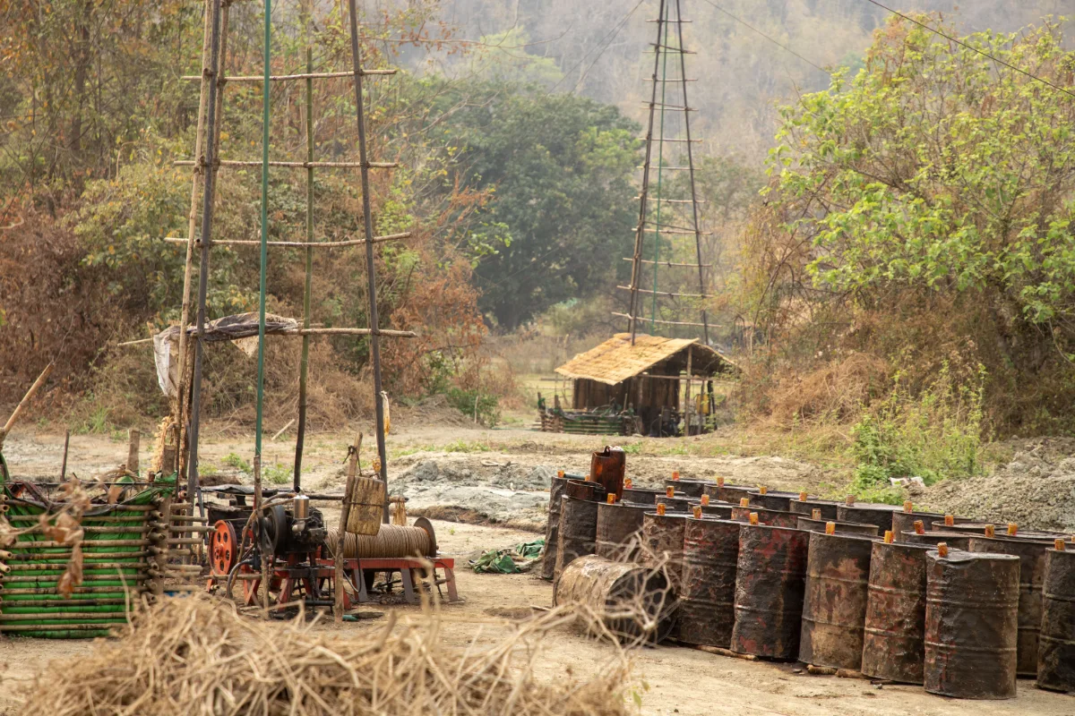 မြိုင်မြို့နယ်အတွင်း ရေနံမြေလုပ်ငန်းခွင်များကို ယခုနှစ် မတ်လအတွင်းက တွေ့ရစဉ်။ (ဓာတ်ပုံ- မိုးဦး)