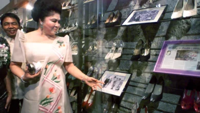 ဖိလစ်ပိုင် အာဏာရှင် ဖာဒီနန်း မားကို့စ်၏ ဇနီး အီမယ်ဒါမာကိုးစ်၏ ဖိနပ်များ။ (ဓာတ်ပုံ- Getty Images)